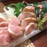 Kinkou wan - 弾力がある鶏刺しは本当に美味しい