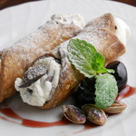 Cannoli (2 pieces)