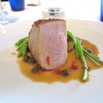 レストラン オルフェ - 鹿児島産六白黒豚ロースのじっくりロースト　酸味の利いたケッパーソース　　（黒豚ちゃん）