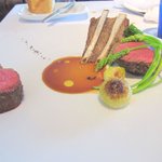 レストラン オルフェ - 仔羊背肉のじっくり炭火焼　タイム風味のジュで　　　名前が長いので子羊ちゃんと呼んじゃいます（豪州産）　　備長炭で焼いてます。