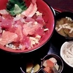 魚鮮水産 - バラちらし丼定食