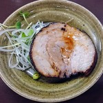 立花餃子酒場満太郎 - 親父のチャーシュー一枚切り200円