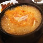 韓国料理 豚肉専門店 福ブタ屋 - グツグツ煮立つチゲ