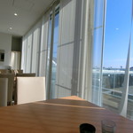 市場食堂 - 席から漁港が観える