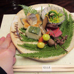 比良山荘 - 2.八寸:琵琶湖産たてぼし貝のお浸し/鮎の熟れ鮓/青乾ぜんまいの寿司/みず(山菜)/鹿のロースト/もろこ/むかごとぎんなん/ぜんまい/川えび/松茸