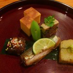 日本料理 たかむら - いつもながら綺麗な八寸。