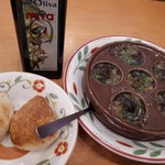 Saizeriya - エスカルゴのオーブン焼きとフォカッチャ