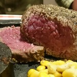 カタマリ肉ステーキ＆サラダバー にくスタ - ランプ断面