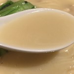 八重洲大飯店 - 鶏煮込みそば