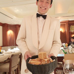 アピシウス - パンはパン籠と笑顔と共に