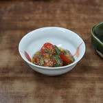 スタミナ苑 - フルーツトマトのバジル和え