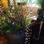 神戸亭 - いつも綺麗な生花がダイナミックに飾られてます。