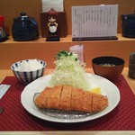 勝一 - にんにくロースかつ定食（1800円）