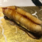 第三春美鮨 - 煮穴子　100-160g　活〆　筒漁　神奈川県子安 ツメと塩で