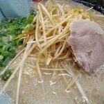 山岡家 - 朝ラーメン（味濃いめ・白髪ネギ・アップ）