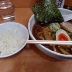 ラーメン天華 - 醤油ラーメン@670円と小ライス@10円