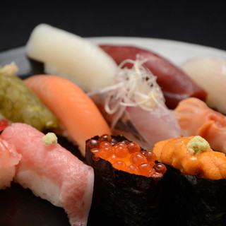 In addition to Sushi, there is also a wide variety of side menus. A restaurant where you can enjoy a variety of food and drinks