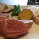 鉄板焼 心 - 神戸牛ステーキ肉と野菜