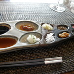 鉄板焼 心 - 鉄板焼きのタレ・薬味