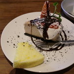 TAKIKO'S SWEETS - ストロベリーチーズケーキ（６００円）