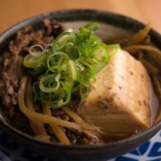 名物☆肉豆腐！国産豆腐を甘辛く炊いた定番の逸品！