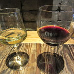 かつ好 - ワイン　グラス白　＆　グラス赤　各700円+Tax