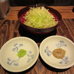 かつ好 - 山葵・和辛子・千切りキャベツ
