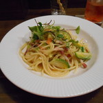 トラットリア ビオラ - 静岡県産芽キャベツとパンツェッタのアーリオオリオ(*´∀｀)