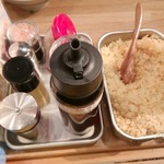 自家製さぬきうどんと肉 甚三 - 設え