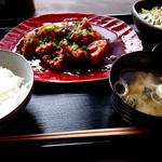 炭火焼 鈴 - 大山鶏ステーキ定食(半ライス)