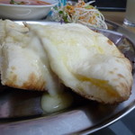 POKHARA Dining - チーズナン