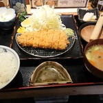 とんかつ いわい - 【六白黒豚】特選ロースかつ定食(120g) 1,850円