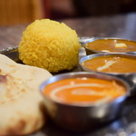 TANDOOR - 【3色カレーセット＠税込1,180円】サフランライスにフォーカス