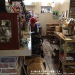 Dog cafe - 1階はワンコグッズがズラリ！