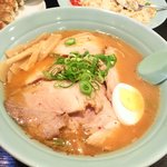 旭川ラーメン - スタミナ中＋チャーシュートッピング（6枚）