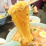 旭川ラーメン - スタミナ中＋チャーシュートッピング（6枚）の麺