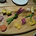 旨味食堂 べじ吉 - 日香野菜の温野菜とホットカマンベール