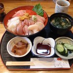 なかむら - びっくり海鮮丼！
