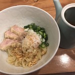 立ち呑みとうどん みのり - タンタンぶっかけ