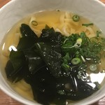 立ち呑みとうどん みのり - わかめうどん