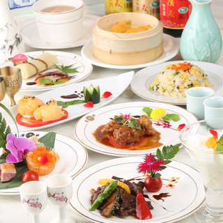 All-you-can-eat for 2 hours with 100 types of freshly prepared luxurious Chinese Cuisine for 1,999 yen!