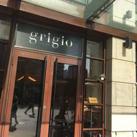 grigio la tavola - 