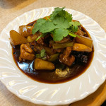 ゆたか - ヤーツァイと鶏肉の老酒老油煮