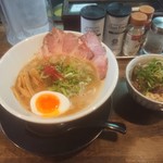 フカクサ製麺食堂 - 鶏白湯とミニ炙りチャーシュー丼