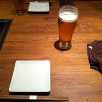 焼肉うしごろ 西麻布本店 - まずはビールで乾杯