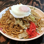 一鳴 - ソース焼きそば ￥580 ＋ 目玉 ￥100