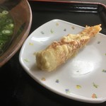 牟礼製麺 - ちくわは一本のとハーフのがある
      うどんの友だよね