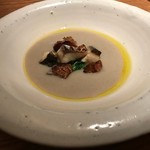 ラ・ボンヌターブル - 菊芋のスープ、もの凄い鯖、小松菜。