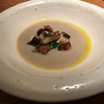 ラ・ボンヌターブル - 菊芋のスープ、もの凄い鯖、小松菜。