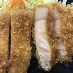 まるやま食堂 - とんかつ定食 900円(税込)
      ※ランチタイムは50円引き!!